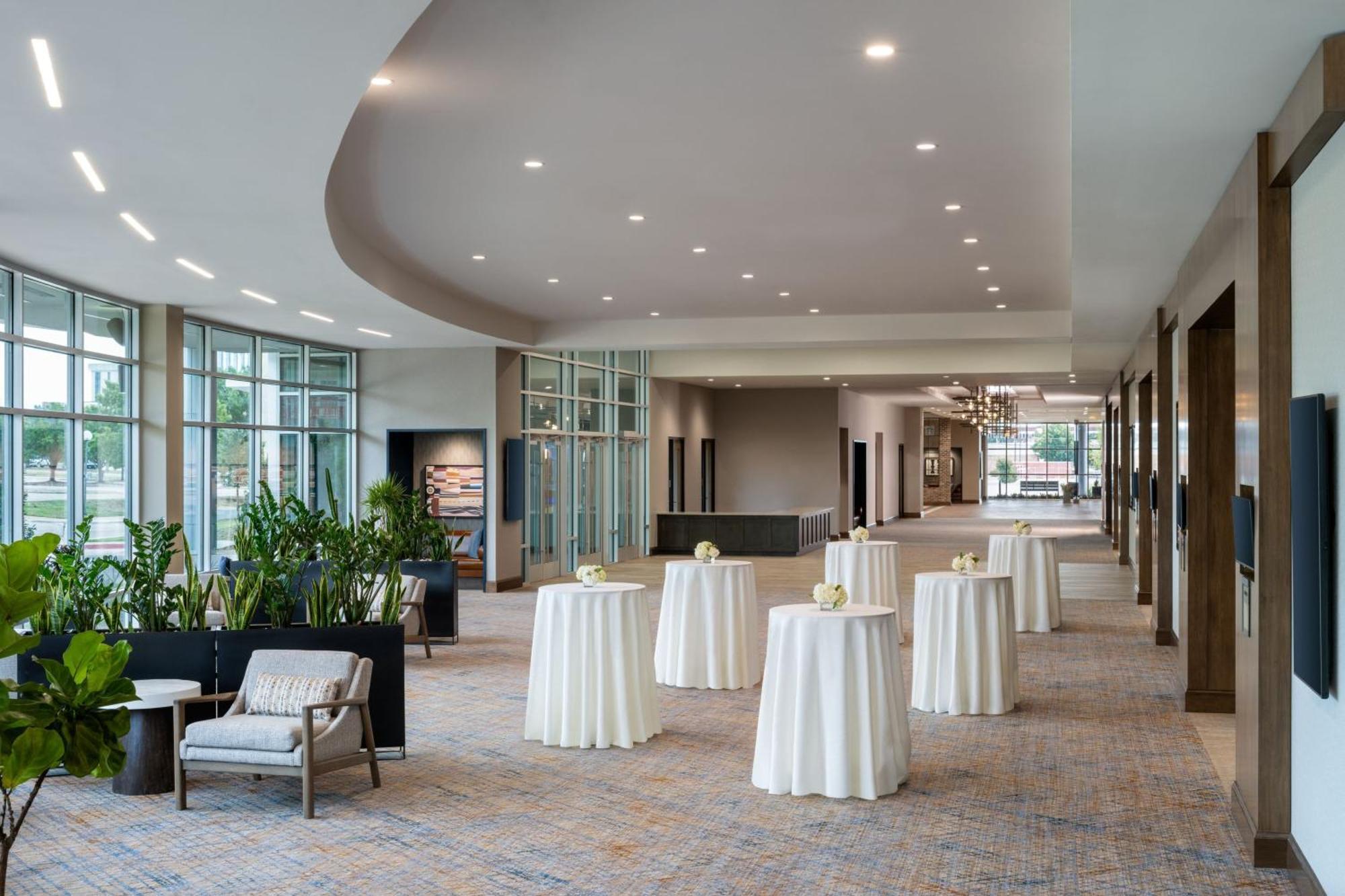 Delta Hotels By Marriott Wichita Falls Convention Center 외부 사진