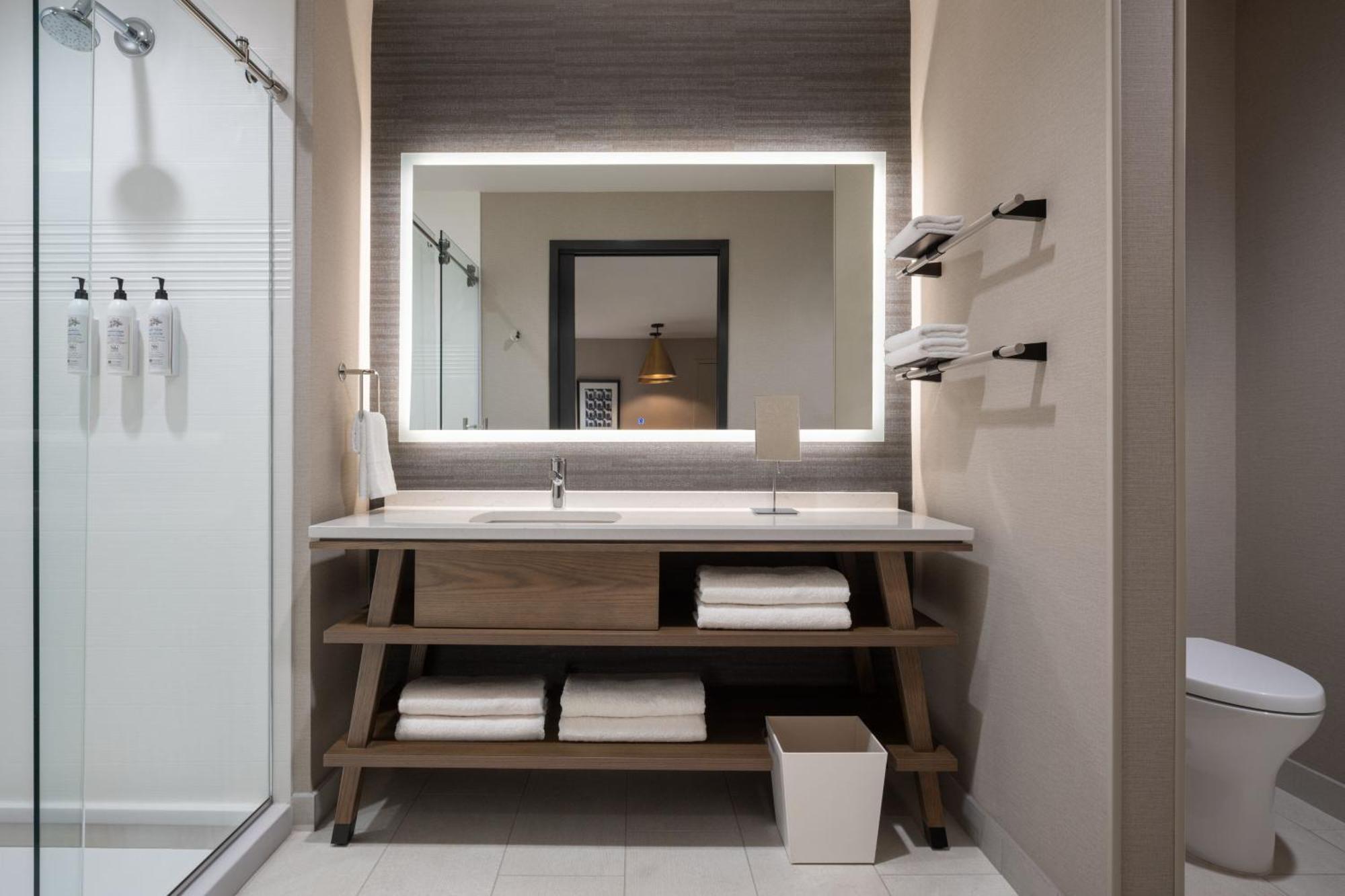 Delta Hotels By Marriott Wichita Falls Convention Center 외부 사진