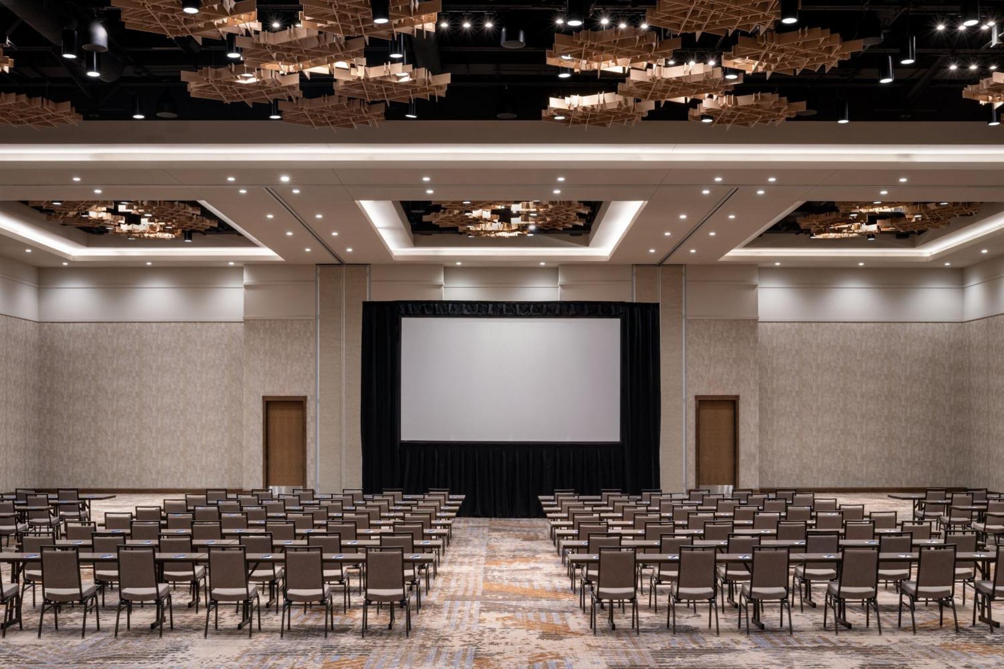Delta Hotels By Marriott Wichita Falls Convention Center 외부 사진