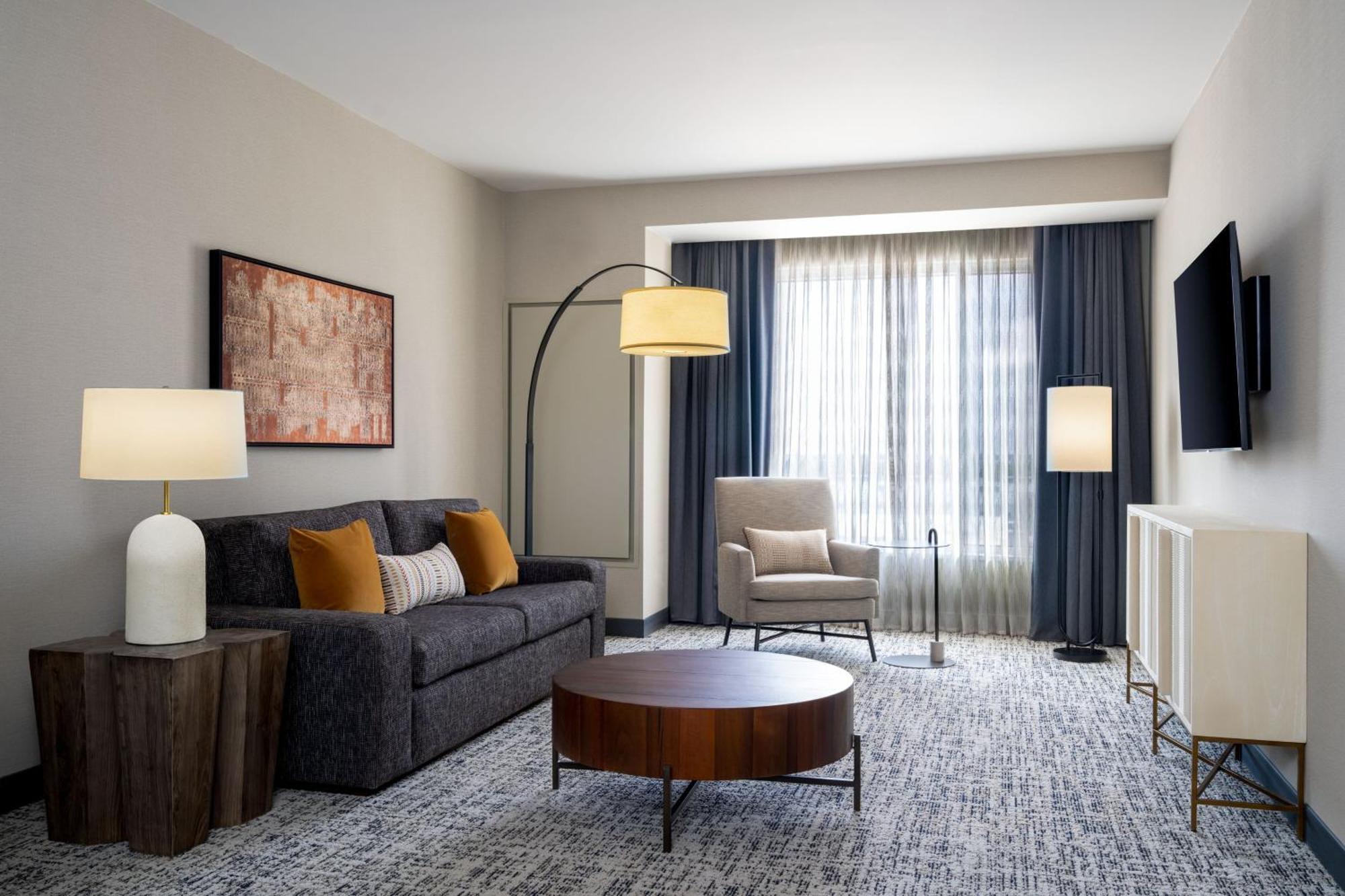 Delta Hotels By Marriott Wichita Falls Convention Center 외부 사진