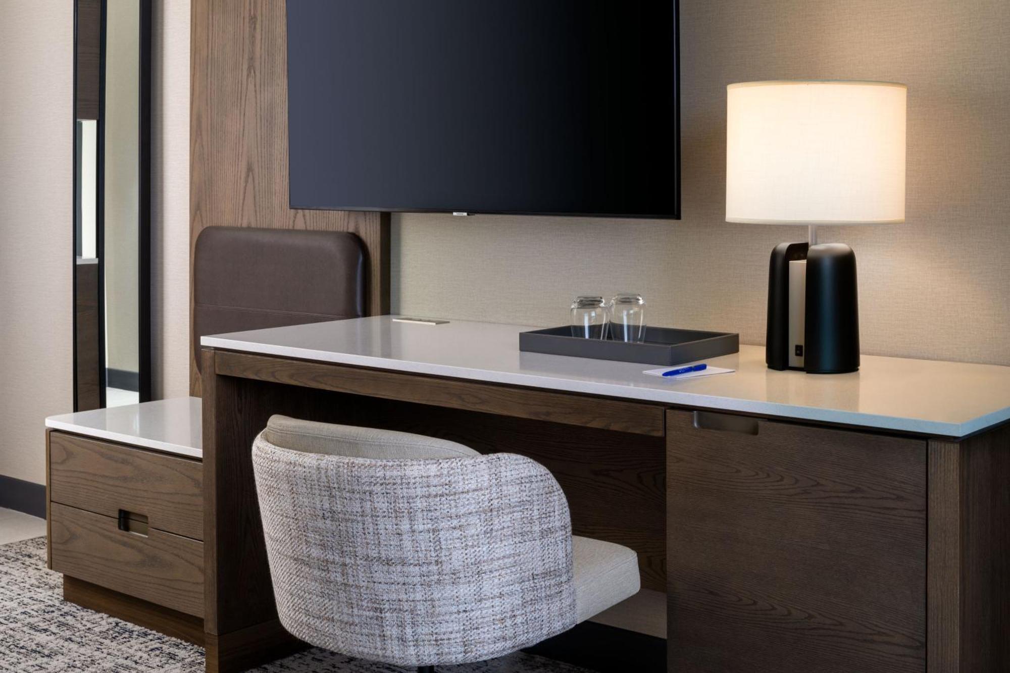 Delta Hotels By Marriott Wichita Falls Convention Center 외부 사진