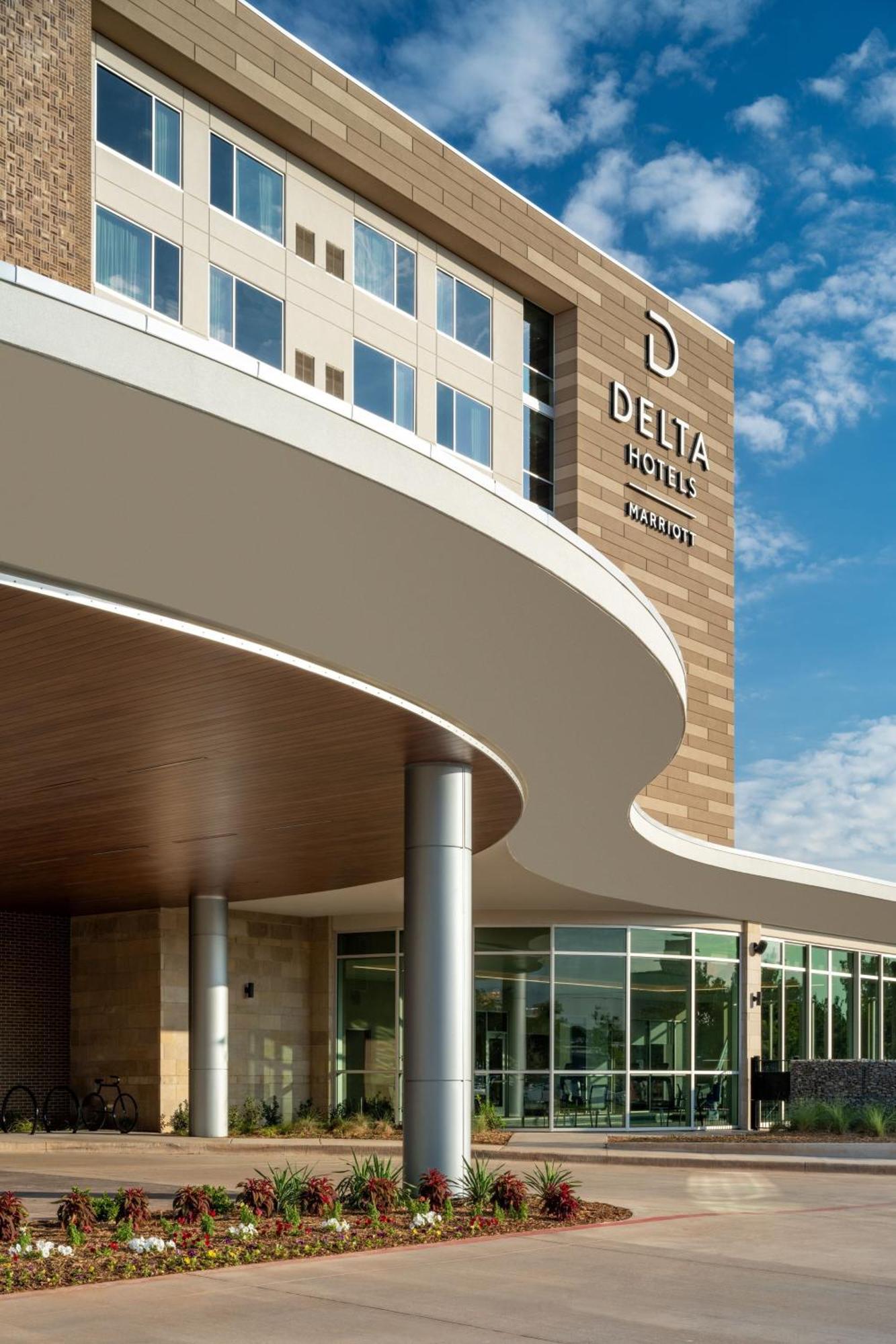 Delta Hotels By Marriott Wichita Falls Convention Center 외부 사진